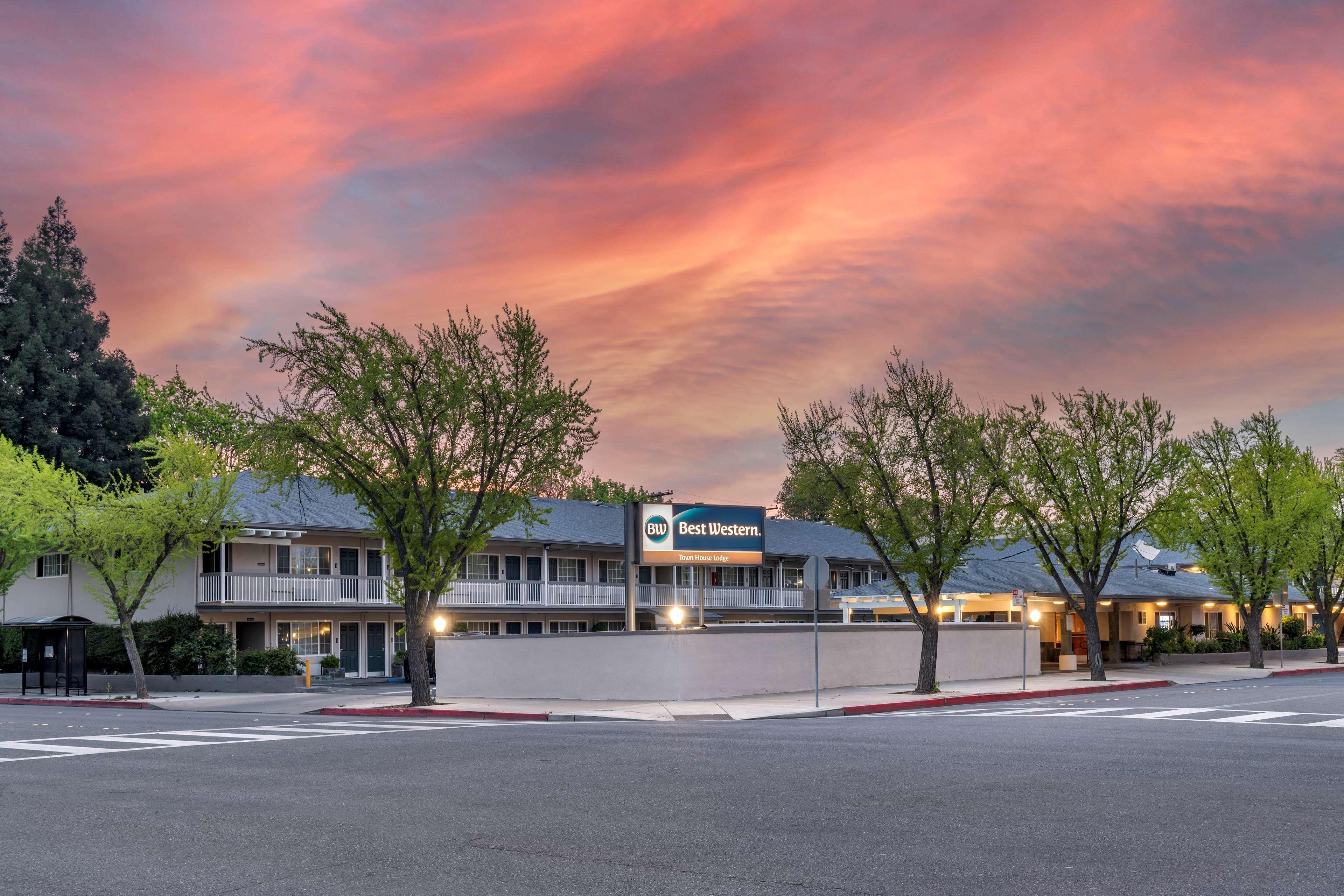 Best Western Town House Lodge Modesto Exterior photo