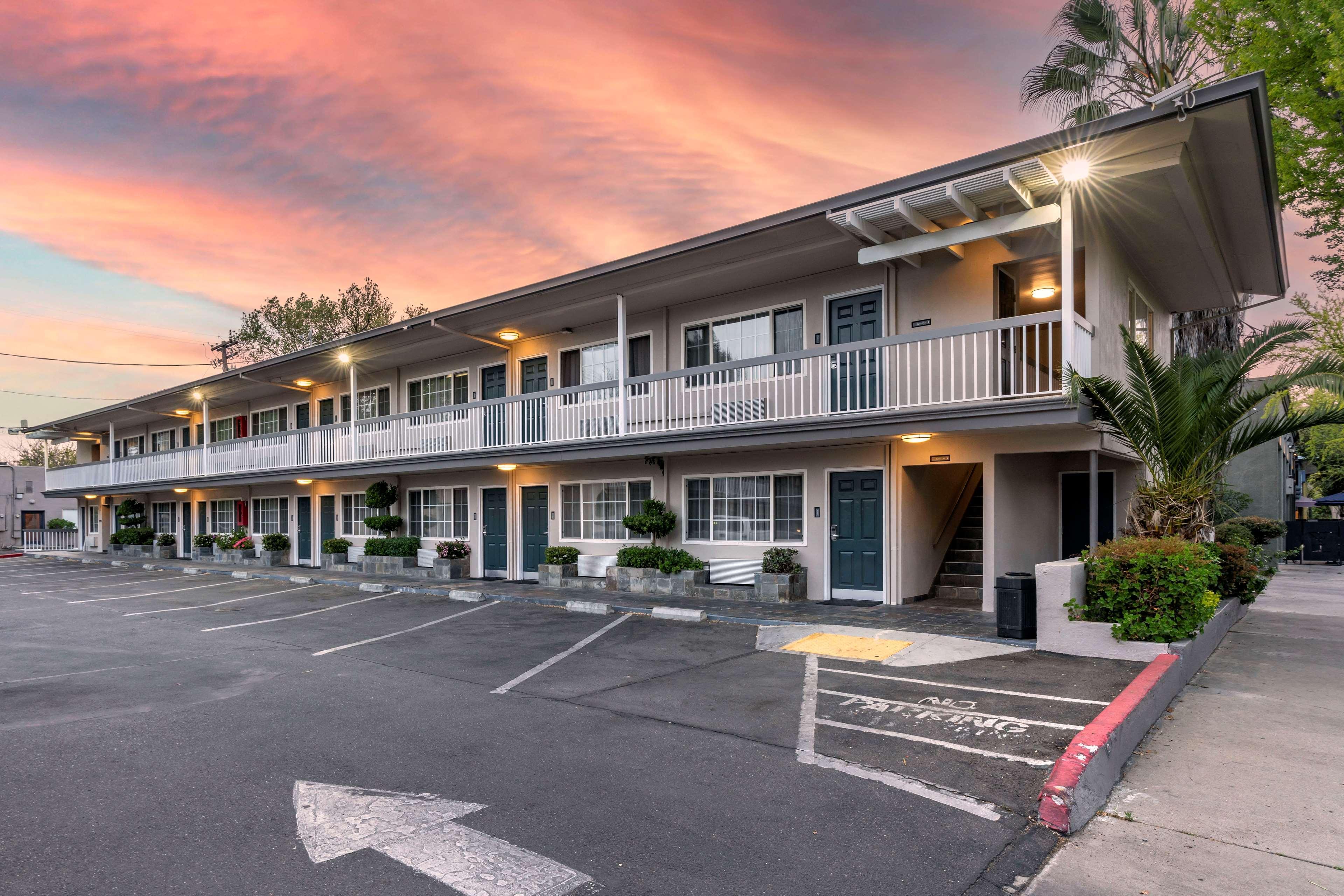 Best Western Town House Lodge Modesto Exterior photo